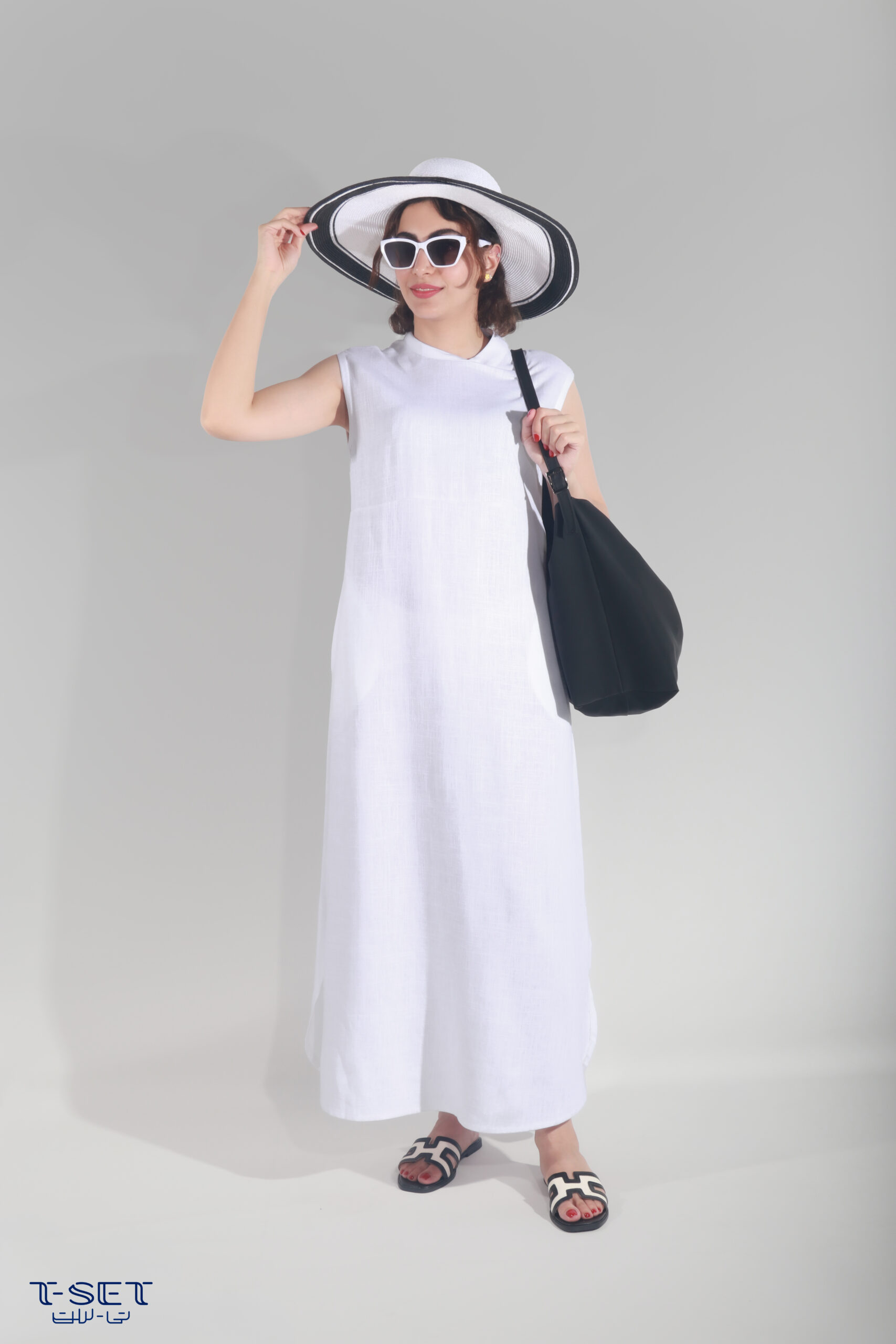 پیراهن بلند آستین حلقه‌ای