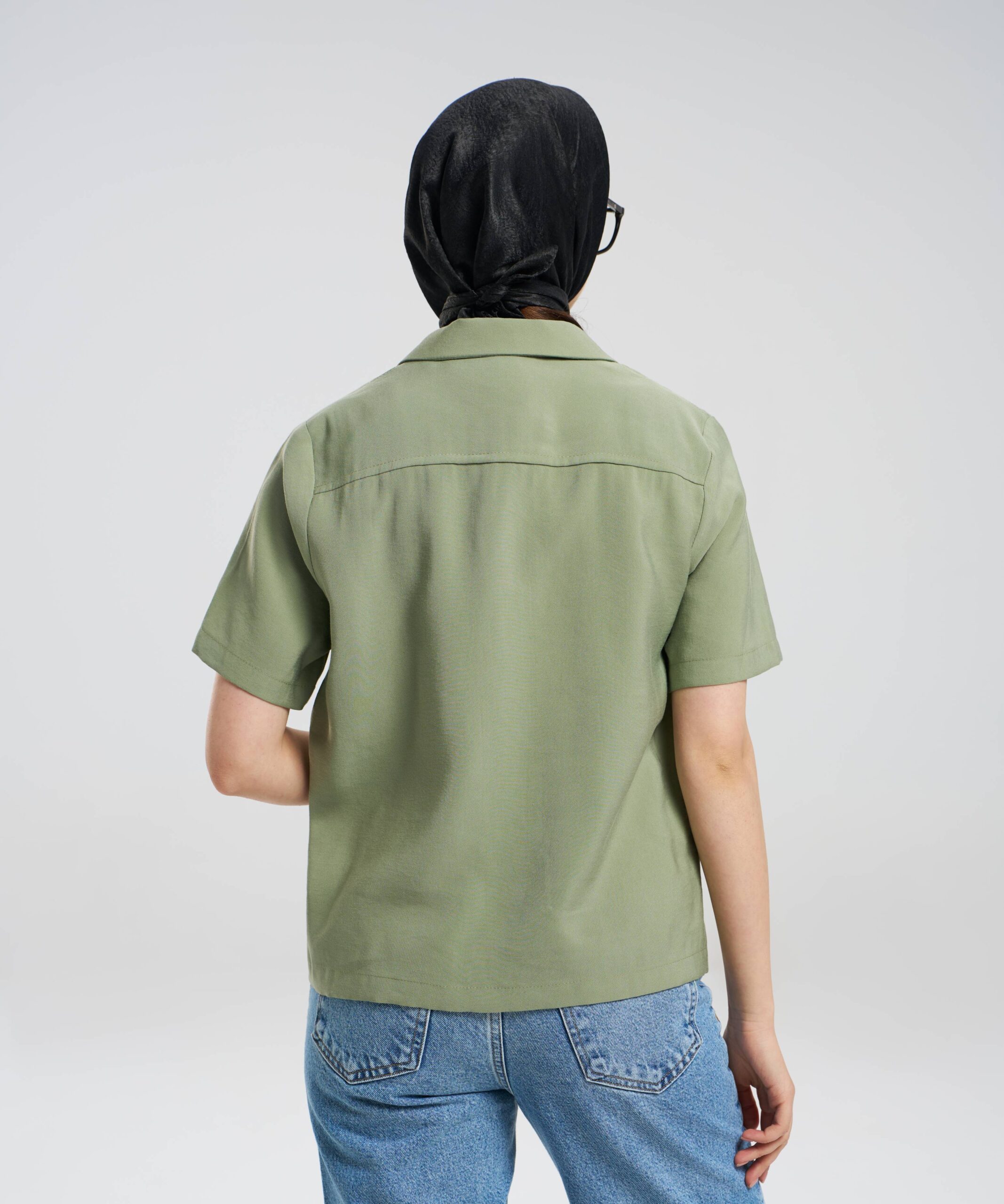 شومیز یقه انگلیسی پارچه کجراه آستین کوتاه