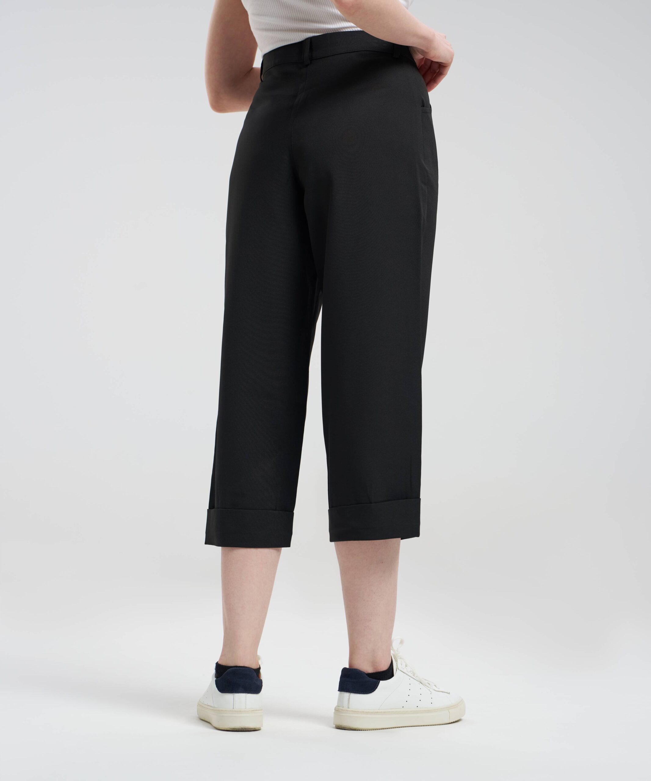 شلوار کرپ راسته کوتاه دمپا پاکتی