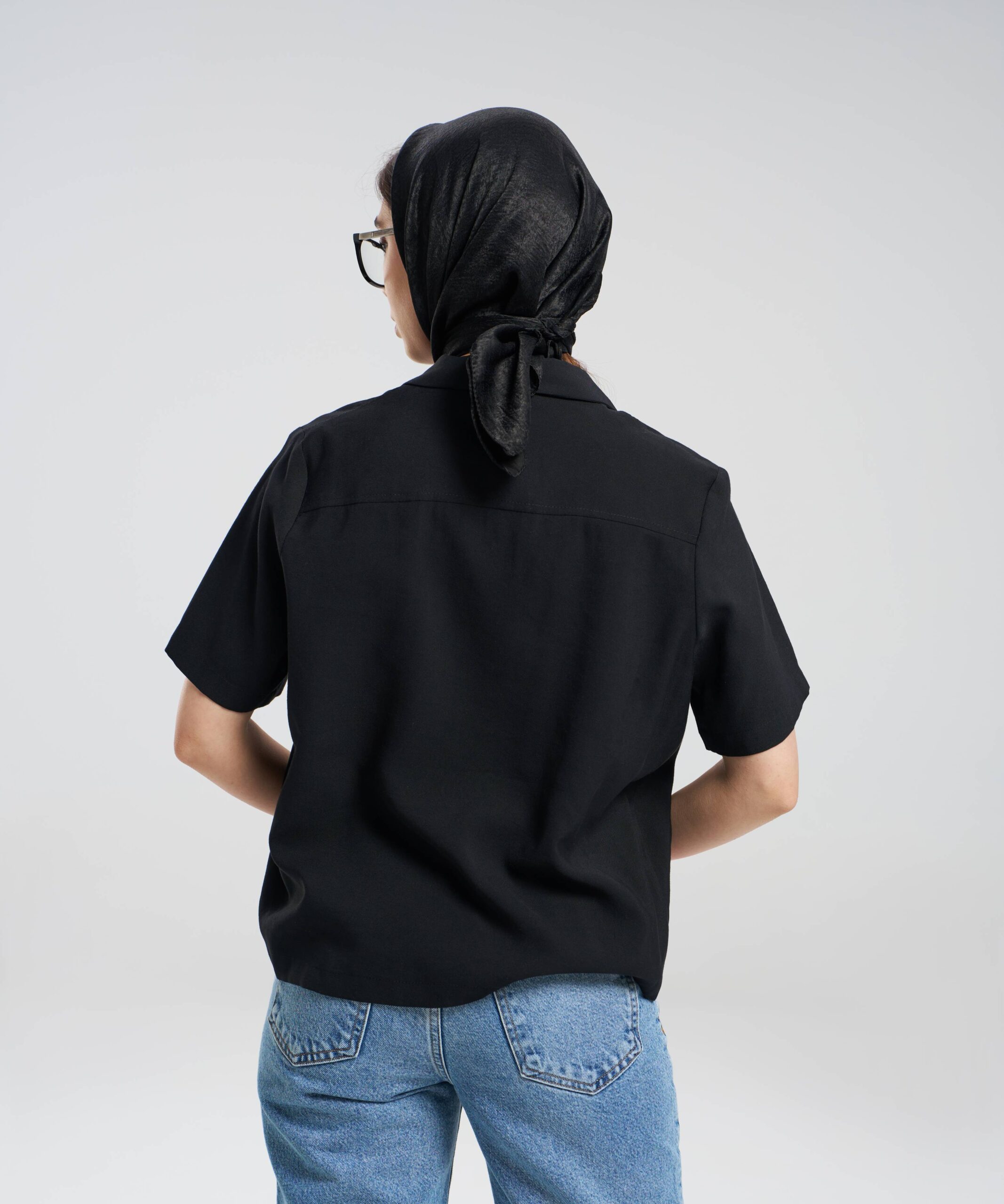 شومیز یقه انگلیسی پارچه کجراه آستین کوتاه